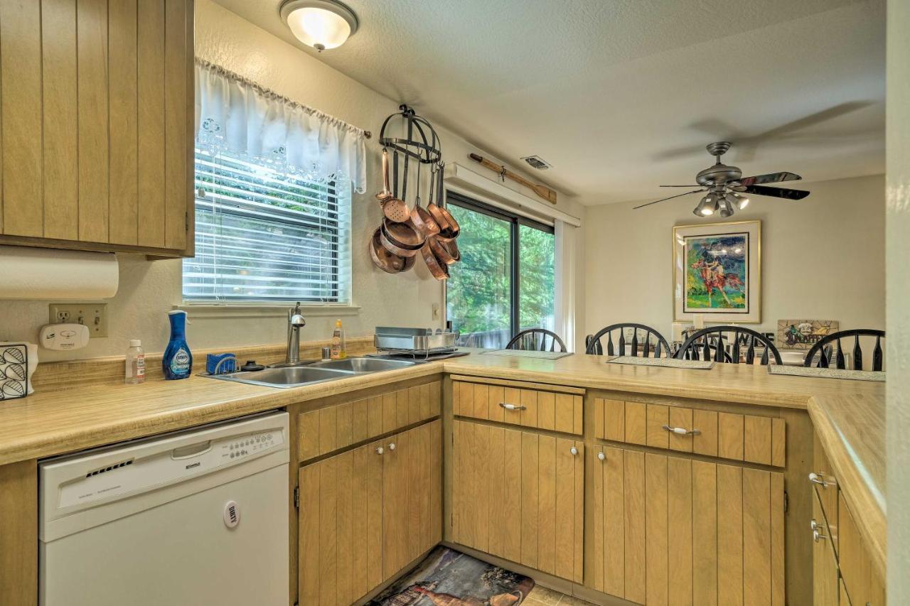 Pine Mountain Lake Haven With Spacious Deck! Groveland Exterior photo